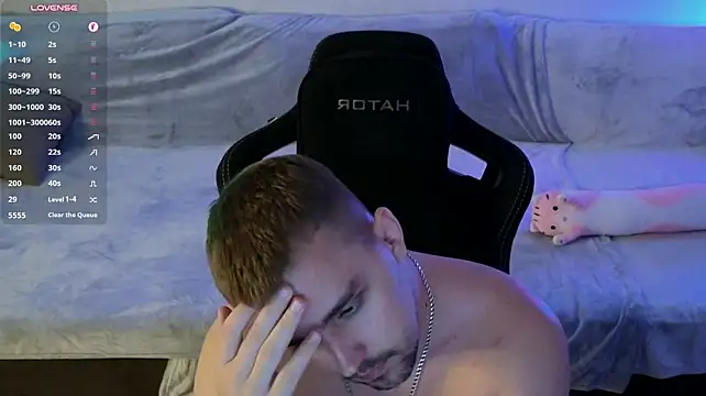 Larstar01 on Stripchat