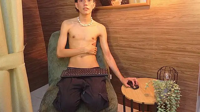 christopher_robin4 (M twink) - Tease with your hard cock in your pants