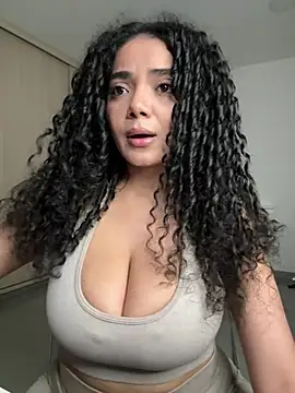 curlyierr (F young) - UNDRESS AND GET NAKED