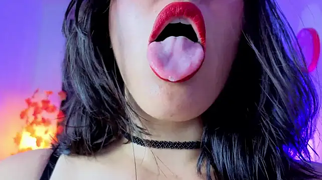 naharasoller live cam on StripChat