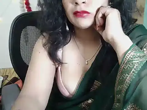 LOVE_GAUR69 live cam on StripChat