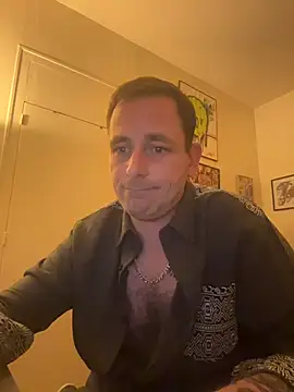 defbond420 live cam on StripChat