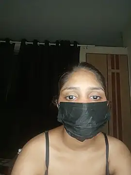 Tirpi live cam on StripChat