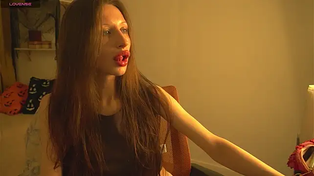 RiotVee live cam on StripChat