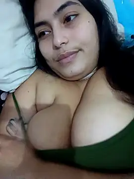 xandra252 live cam on StripChat