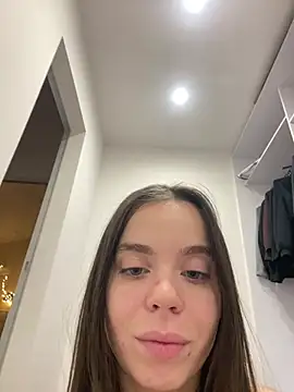 Kyivskyi_Tort live cam on StripChat