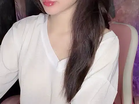 Uri_sexy live cam on StripChat