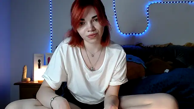 olivka-flower live cam on StripChat