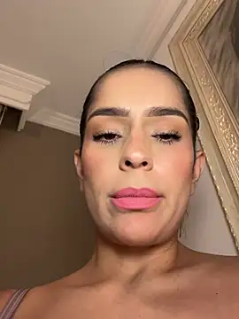 mau_white (F milf) - Show my big titis GLT 4 PHOTOS NAKED