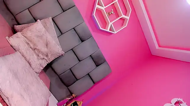 Modella: AngeliCute