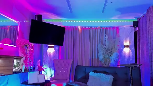 Queens_Wonders_Blonders