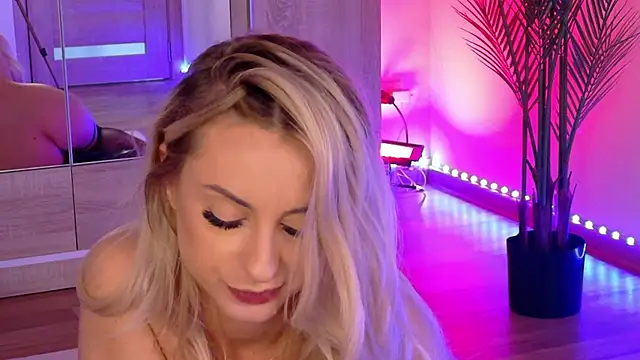 BeaaTease live cam on StripChat