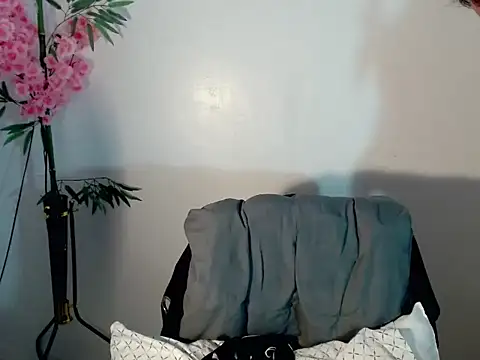 ur_asianhotleah webcam