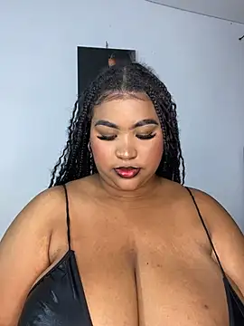AinaraJimenez captura de la sala en vivo en Stripchat
