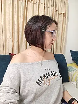 IsisBlake live cam on StripChat