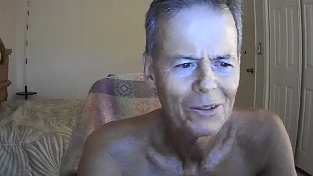 nakeedcowboi65 live cam on StripChat