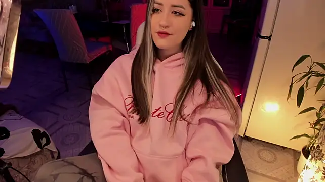 sserendipityy (F young) - suck  dildo and look at the camera