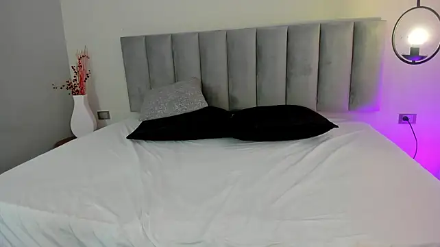 ivanacoper live cam on StripChat