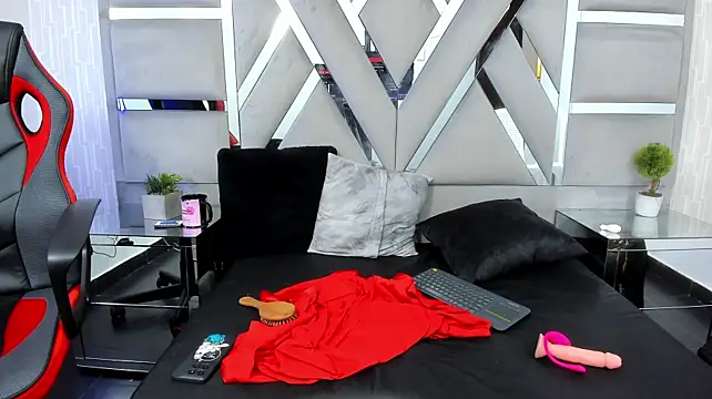 EmmaRaven live cam on StripChat