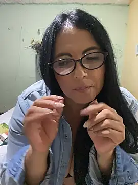 LaTeniente live cam on StripChat