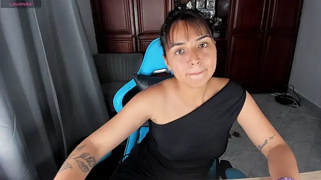 AmberWolf_ live cam on StripChat