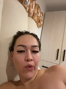 Danielavegax live cam on StripChat