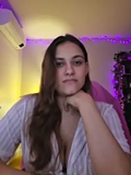 MiaRides19 live cam on StripChat