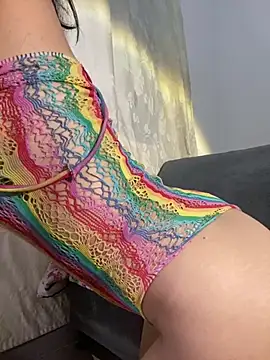 Nicole_cute1 live cam on StripChat