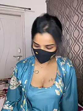 its_ur_flora live cam on StripChat