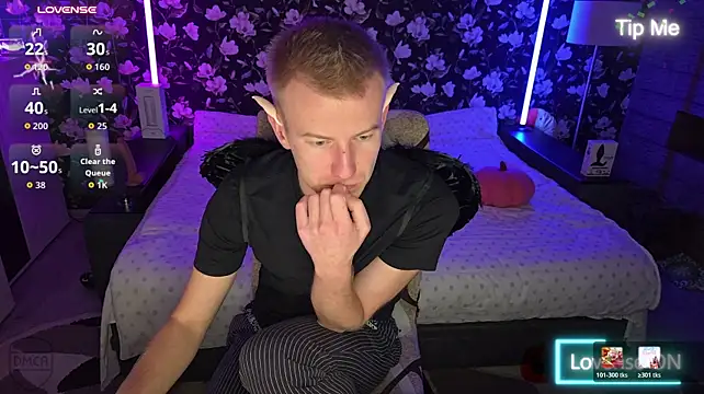 Vuitton live cam on StripChat