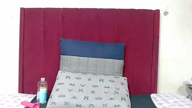 Belaire100 live cam on StripChat
