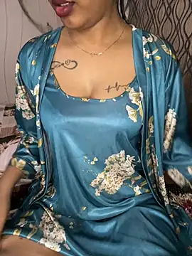 its_ur_flora live cam on StripChat