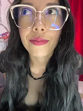 MiaForever1 live cam on StripChat