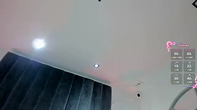 AlyssiaDanger live cam on StripChat