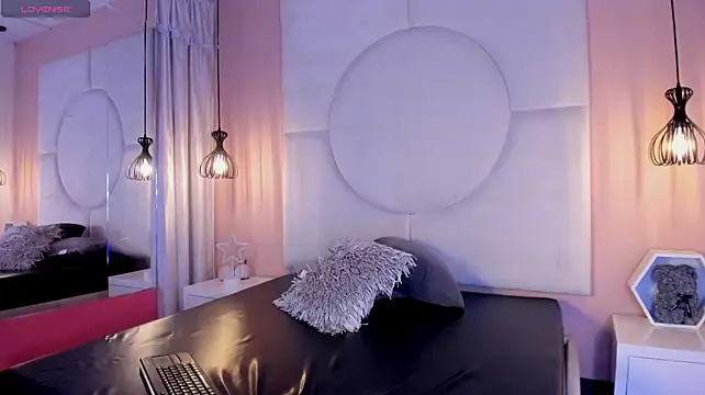 MiiaaVelvett__ live cam on StripChat