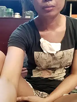 QueenSoreal live cam on StripChat