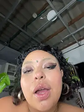Capitaldoll420 live cam on StripChat