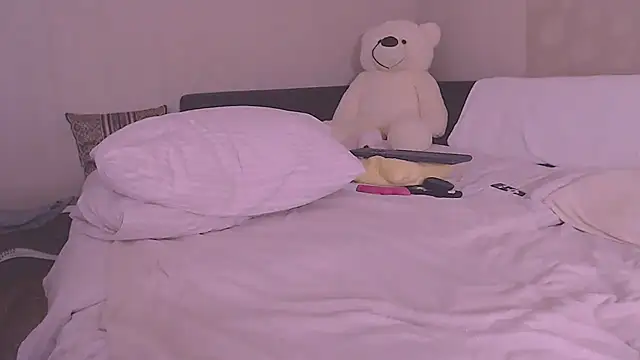 SoftLia live cam on StripChat