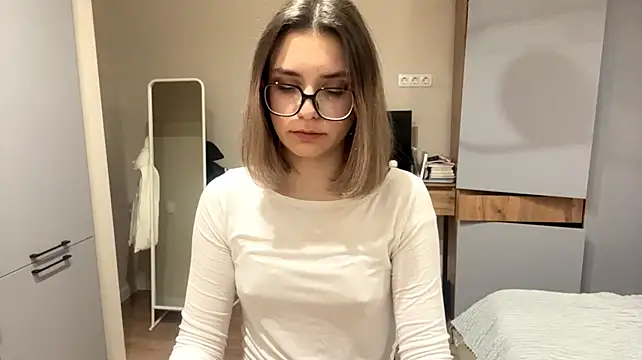 AnnaVelvetFire live cam on StripChat