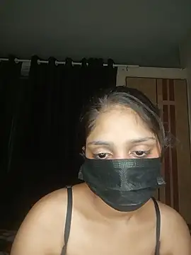 Tirpi live cam on StripChat