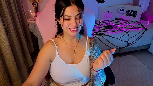 Victoryyy_ live cam on StripChat