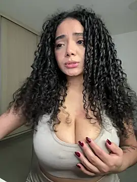 Curlyierr live sex cam