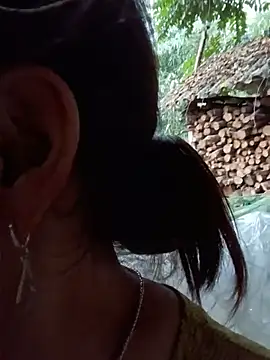 Kiki_sexyy live cam on StripChat