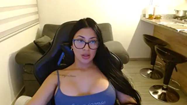 Mia_Paradis