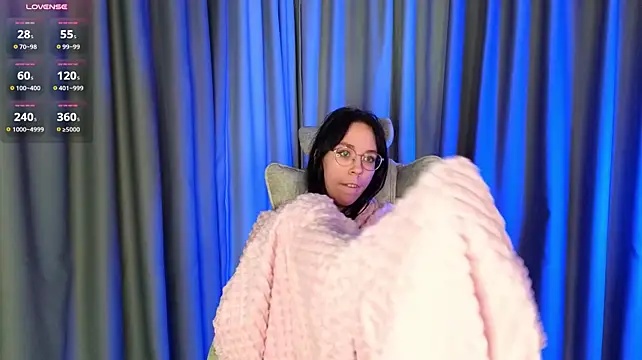 karina_quannik (F teen) - tease tits close