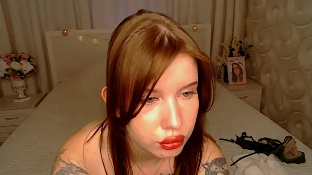 _bamby_boobs (F teen) - Finger inside my pussy🥰