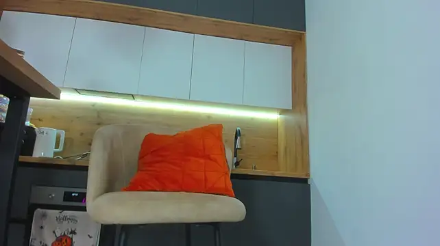 KayaLeroyy live cam on StripChat