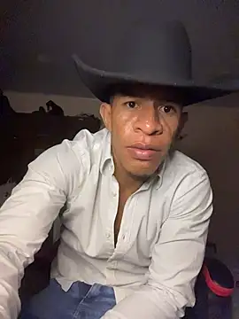 Felipe-ReyesF4 live cam on StripChat