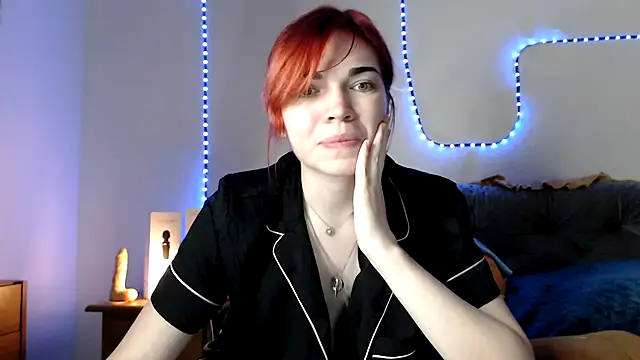 olivka-flower live cam on StripChat