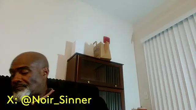 sinnernoir live cam on StripChat
